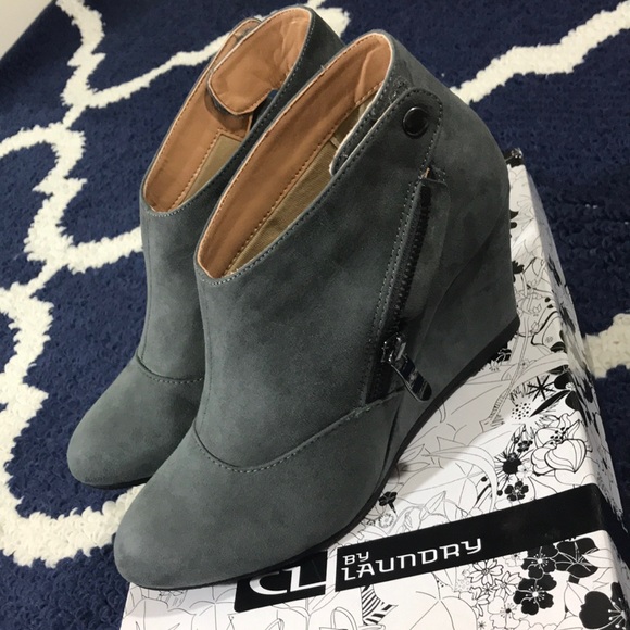 CL by Laundry Shoes - NIB Charcoal Valerie Suede Wedge Booties